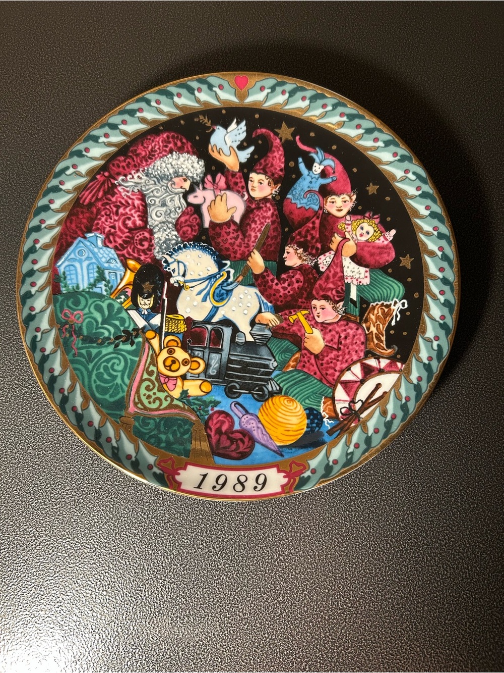 Bing & Grondahl SANTA'S WORKSHOP 1989 First Edition Plate
